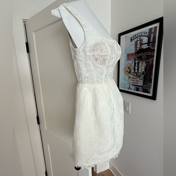 UNTAMED PETALS BY AMANDA JUDGE White Lace Mini Dress - Picture 4 of 11